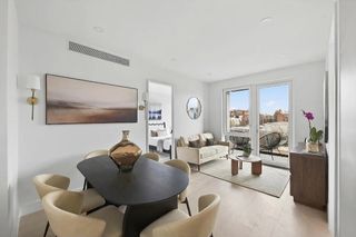 2808 21st St, New York City, NY 11102