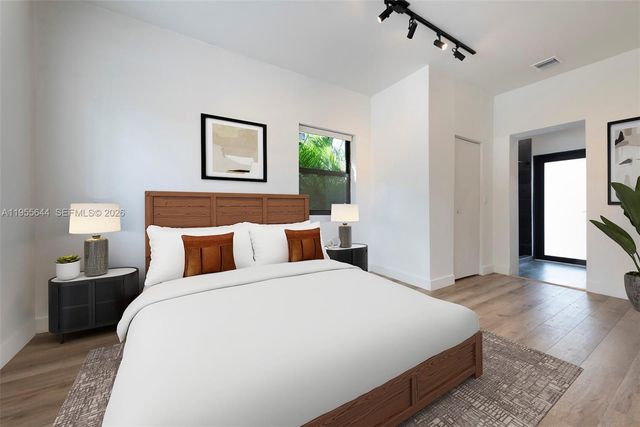 311 NE 117th St, Miami, FL 33161