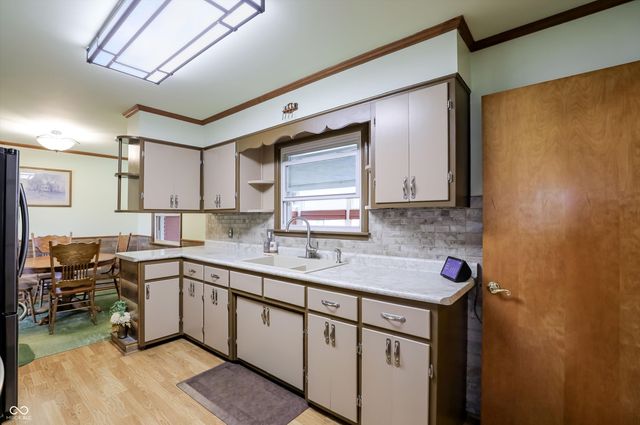 6321 Saint James Drive, Indianapolis, IN 46217