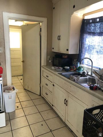 1067 S NAVAJO ST, Salt Lake City, UT 84104