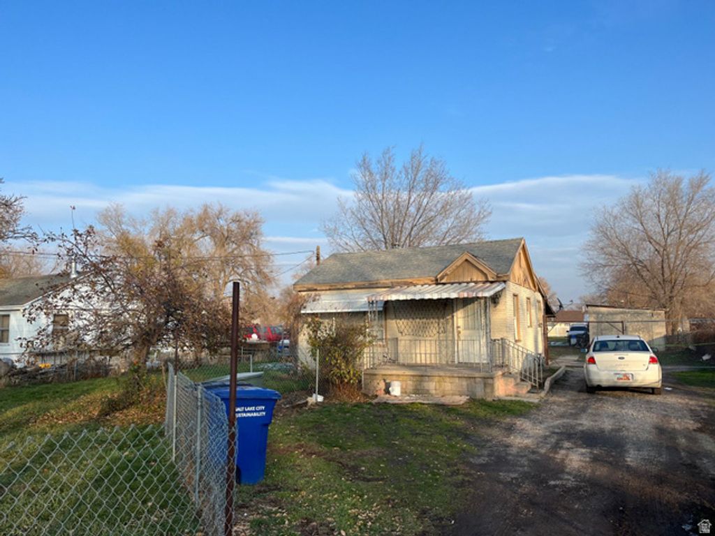 1067 S NAVAJO ST, Salt Lake City, UT 84104