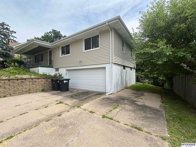 5609 Camden Avenue, Omaha, NE 68104
