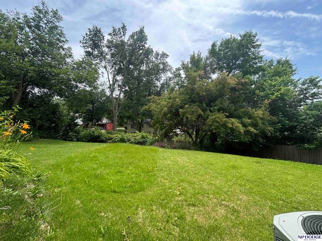 5609 Camden Avenue, Omaha, NE 68104