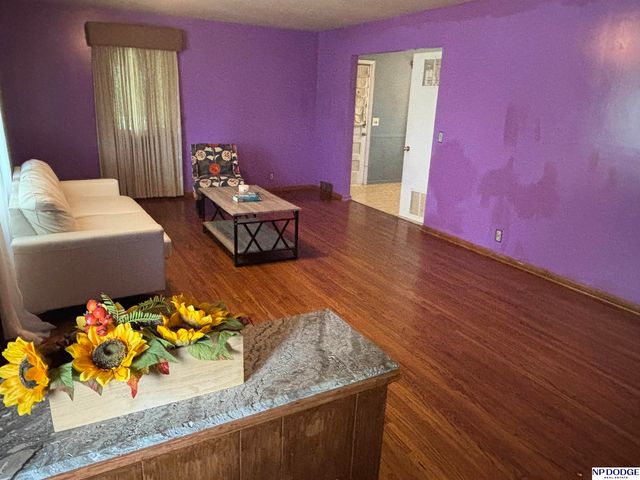 5609 Camden Avenue, Omaha, NE 68104