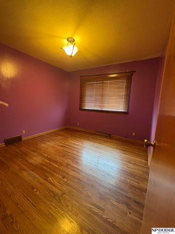 5609 Camden Avenue, Omaha, NE 68104