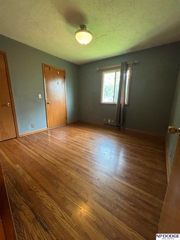 5609 Camden Avenue, Omaha, NE 68104