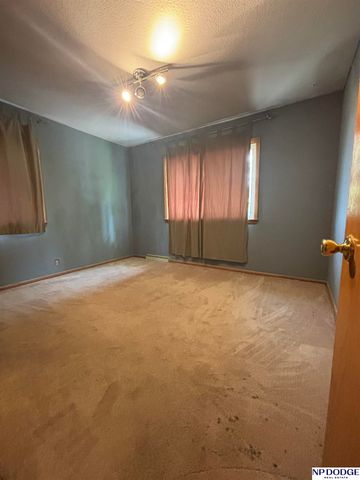 5609 Camden Avenue, Omaha, NE 68104
