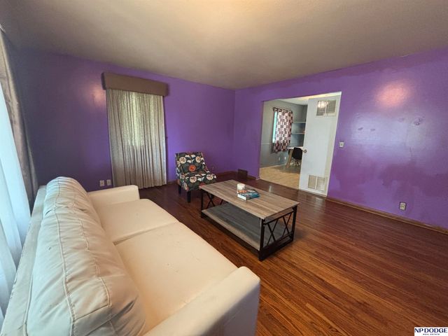 5609 Camden Avenue, Omaha, NE 68104