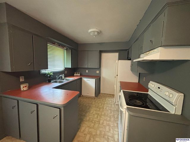 5609 Camden Avenue, Omaha, NE 68104