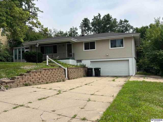 5609 Camden Avenue, Omaha, NE 68104