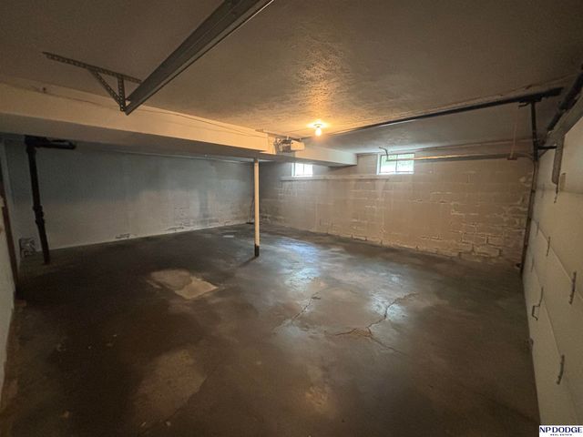 5609 Camden Avenue, Omaha, NE 68104