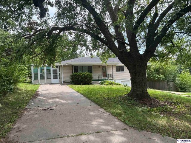 5609 Camden Avenue, Omaha, NE 68104
