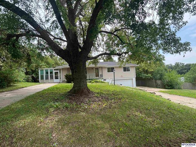 5609 Camden Avenue, Omaha, NE 68104