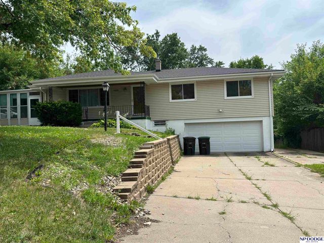 5609 Camden Avenue, Omaha, NE 68104