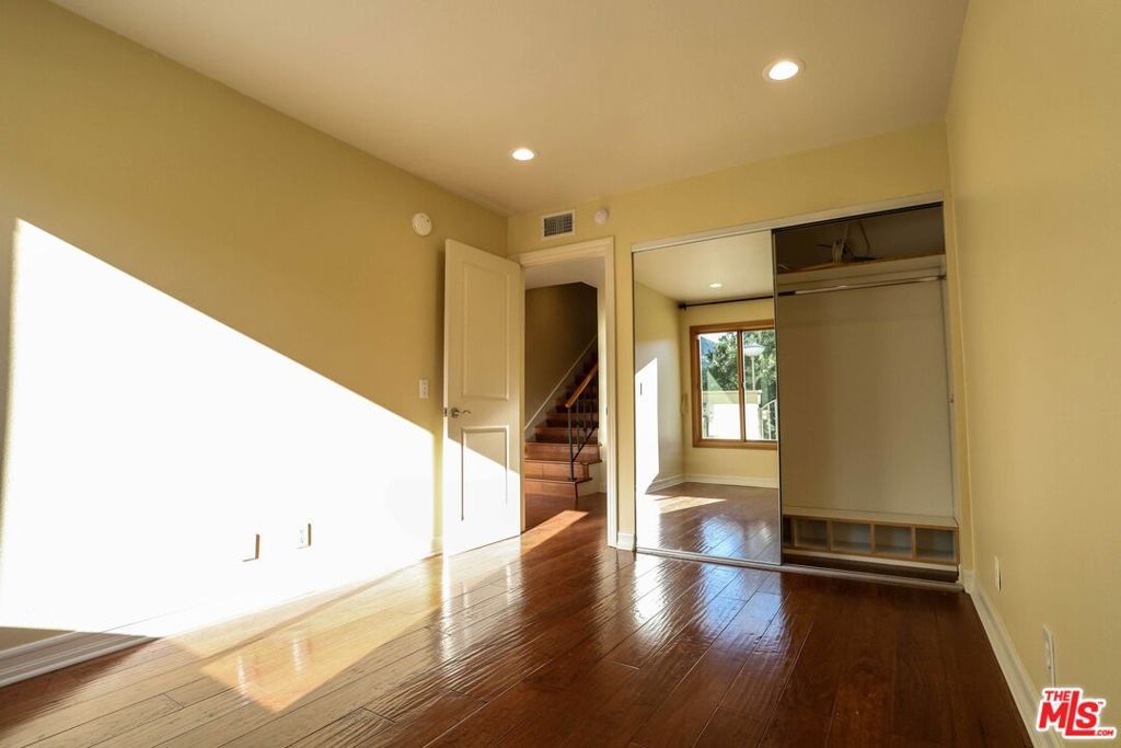 Image 18 of property listing at 17097 Palisades Circle, Los Angeles, CA 90272