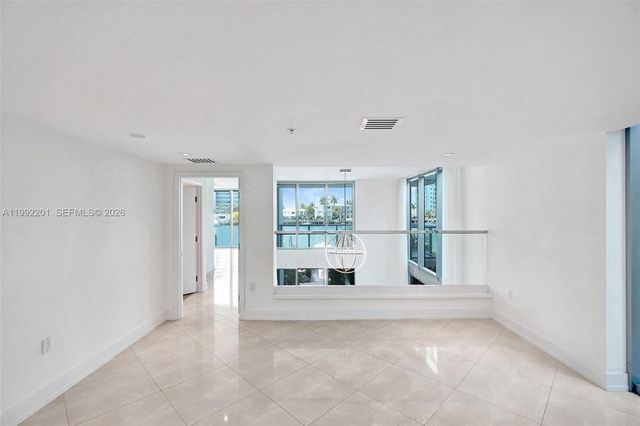 7928 East Dr 106, North Bay Village, FL 33141