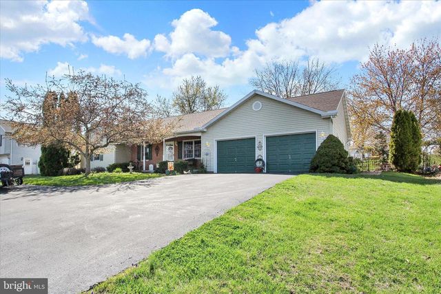 4 HANCOCK DR, East Berlin, PA 17316