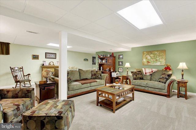 4 HANCOCK DR, East Berlin, PA 17316