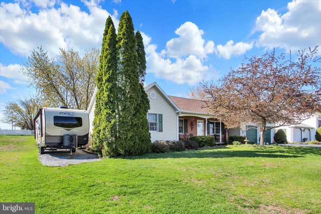 4 HANCOCK DR, East Berlin, PA 17316