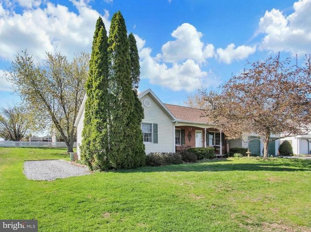 4 HANCOCK DR, East Berlin, PA 17316