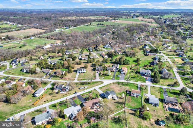 4 HANCOCK DR, East Berlin, PA 17316