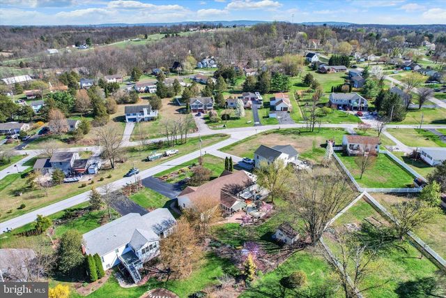 4 HANCOCK DR, East Berlin, PA 17316