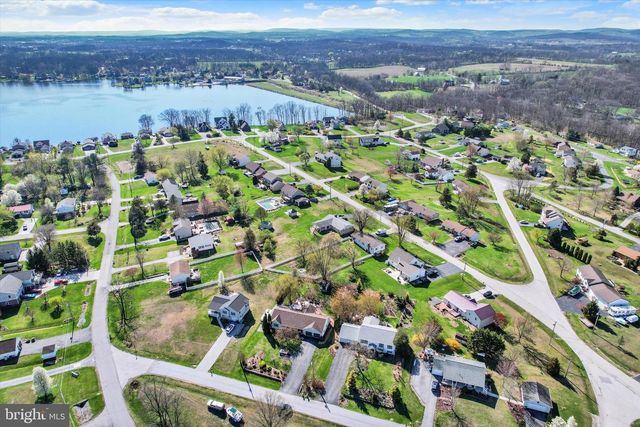 4 HANCOCK DR, East Berlin, PA 17316