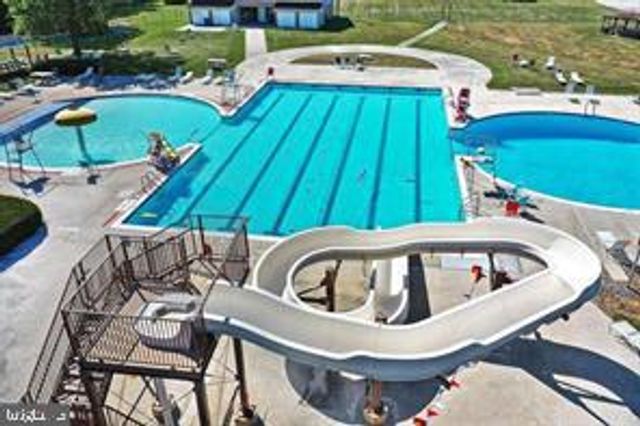 4 HANCOCK DR, East Berlin, PA 17316