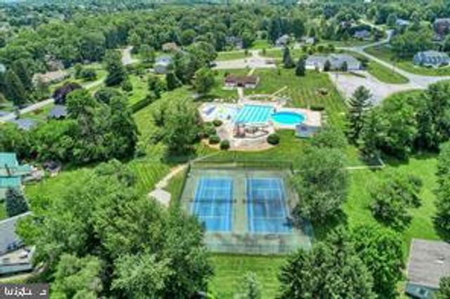 4 HANCOCK DR, East Berlin, PA 17316