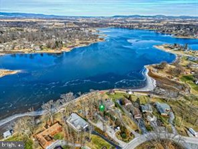 4 HANCOCK DR, East Berlin, PA 17316