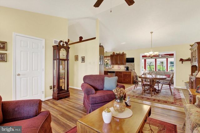 4 HANCOCK DR, East Berlin, PA 17316