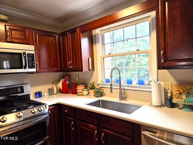 2734 East Oakland Avenue F58, Johnson City, TN 37601