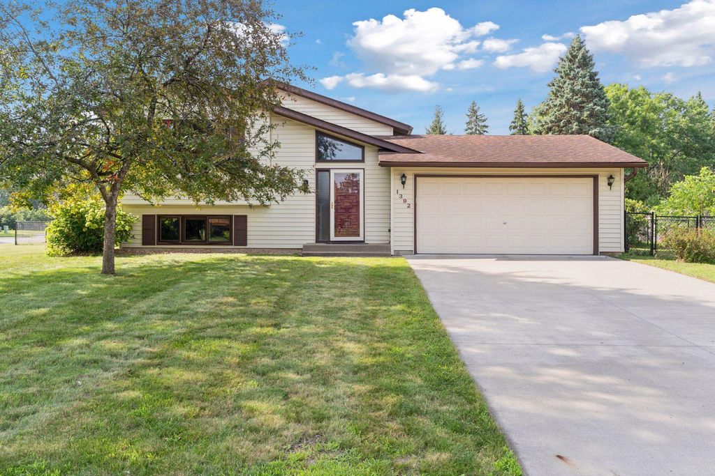 1392 Jonquil Lane, White Bear Lake, MN 55110
