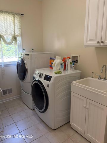 1801 Finderne Street, Oakhurst, NJ 07755