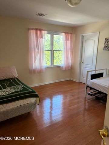 1801 Finderne Street, Oakhurst, NJ 07755