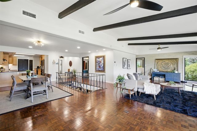 402 Seawind ST, Lakeway, TX 78734