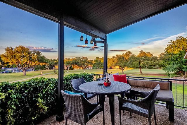 402 Seawind ST, Lakeway, TX 78734