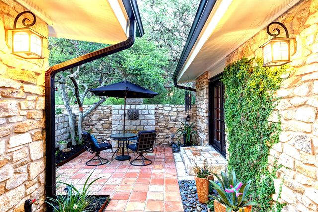 402 Seawind ST, Lakeway, TX 78734