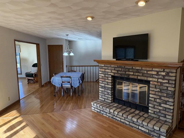 4006 Devereaux Drive, Janesville, WI 53546