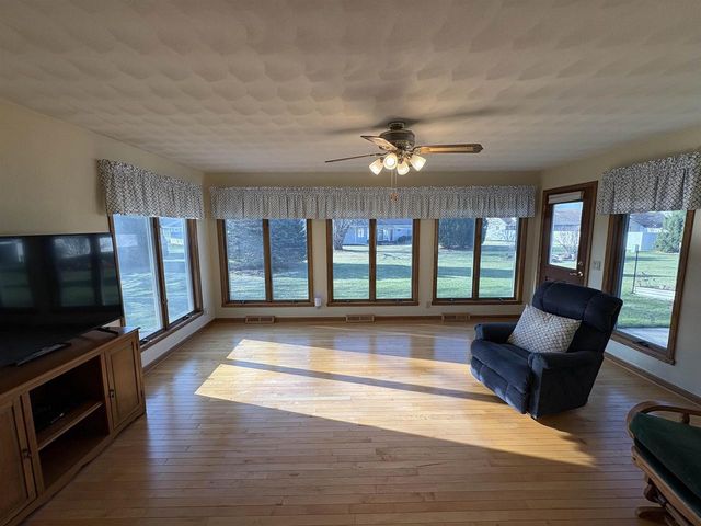 4006 Devereaux Drive, Janesville, WI 53546