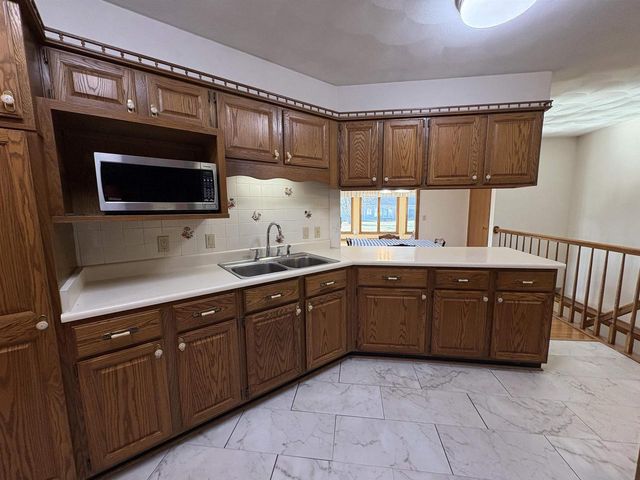 4006 Devereaux Drive, Janesville, WI 53546