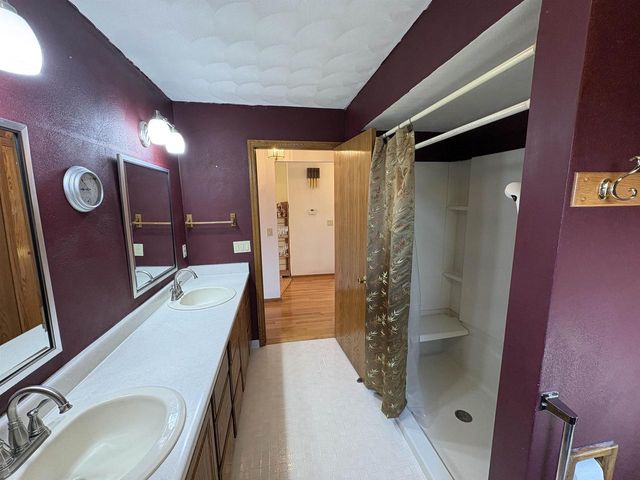 4006 Devereaux Drive, Janesville, WI 53546