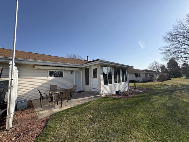 4006 Devereaux Drive, Janesville, WI 53546
