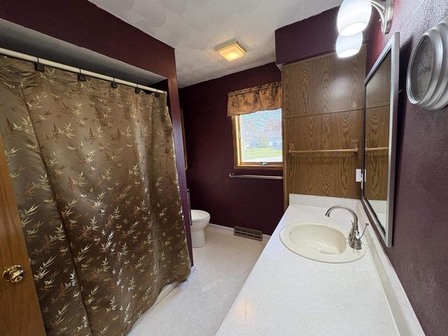 4006 Devereaux Drive, Janesville, WI 53546