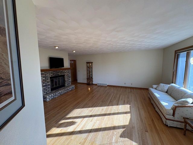 4006 Devereaux Drive, Janesville, WI 53546