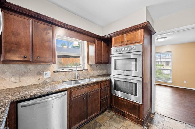 28923 Pine Hill Drive, Shenandoah, TX 77381