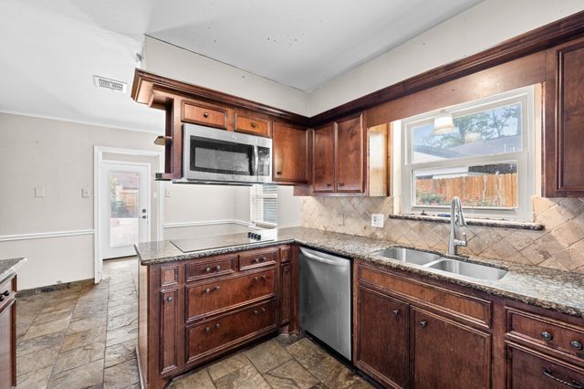 28923 Pine Hill Drive, Shenandoah, TX 77381