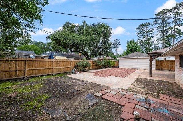 28923 Pine Hill Drive, Shenandoah, TX 77381