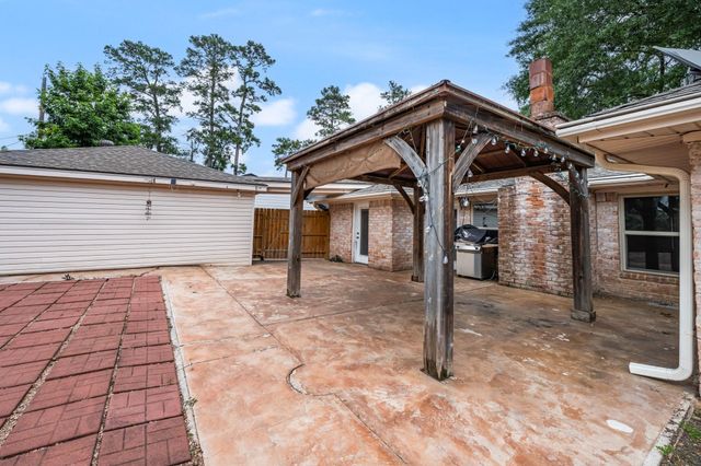28923 Pine Hill Drive, Shenandoah, TX 77381