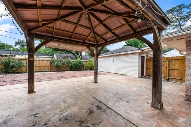 28923 Pine Hill Drive, Shenandoah, TX 77381